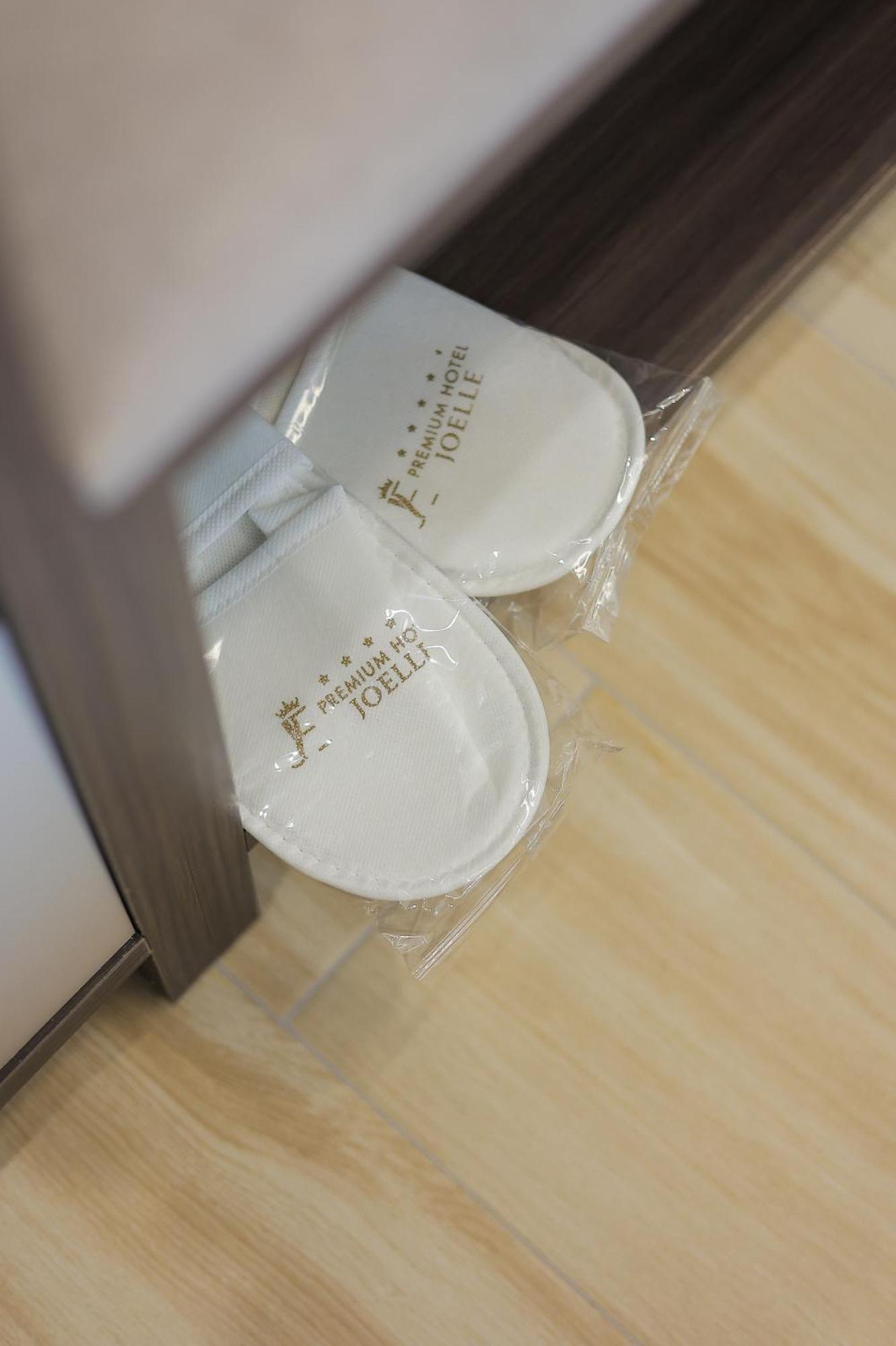 סרנדה Joelle Premium Hotel מראה חיצוני תמונה